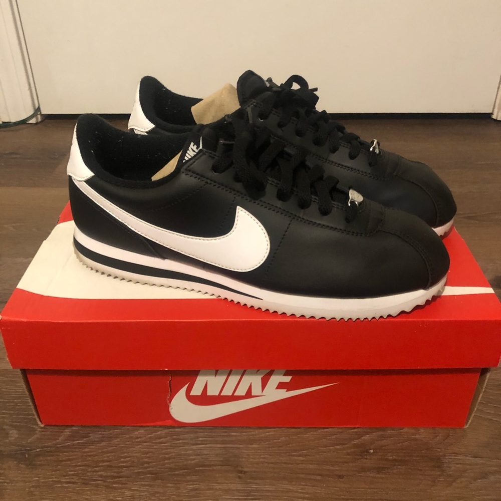 Classic black Nike Cortez!